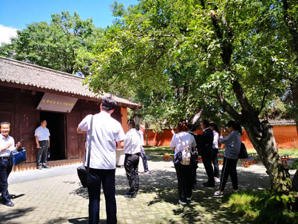 隴運集團公司黨委開展“不忘初心、牢記使命”紀(jì)念建黨98周年主題黨日活動