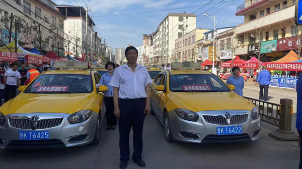 “愛心送考、奉獻(xiàn)社會”---隴運(yùn)集團(tuán)在行動